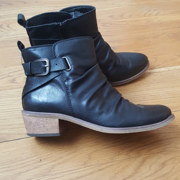 baretraps black shoes